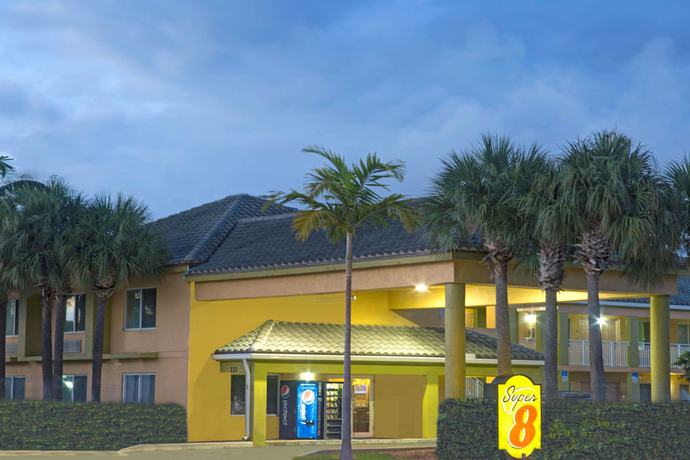 Imagen general del Hotel Super 8 By Wyndham Dania/fort Lauderdale Arpt. Foto 1