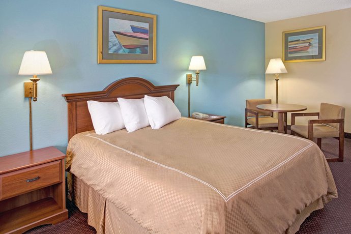 Imagen de la habitación del Hotel Super 8 By Wyndham Dania/fort Lauderdale Arpt. Foto 12