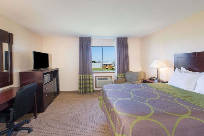 Imagen de la habitación del Hotel Super 8 By Wyndham Danville. Foto 4