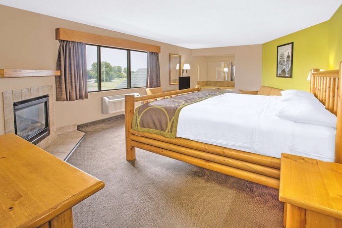 Imagen de la habitación del Hotel Super 8 By Wyndham Davenport. Foto 4