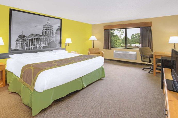 Imagen de la habitación del Hotel Super 8 By Wyndham Davenport. Foto 6