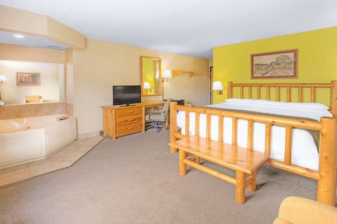 Imagen de la habitación del Hotel Super 8 By Wyndham Davenport. Foto 7