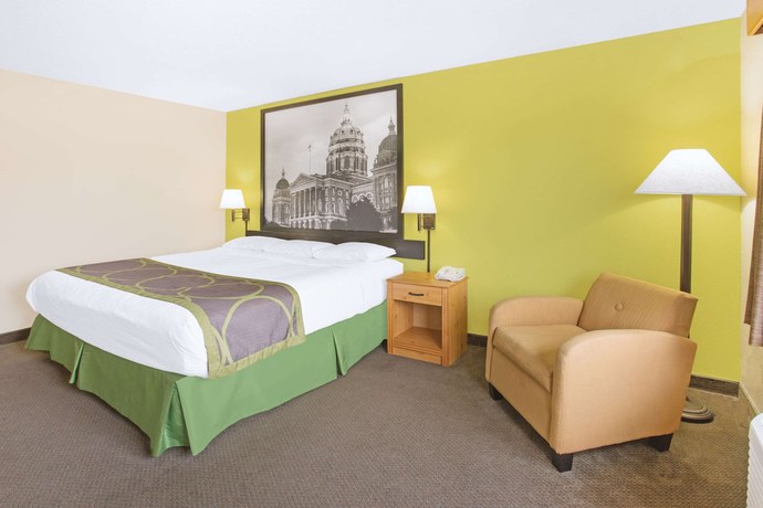Imagen de la habitación del Hotel Super 8 By Wyndham Davenport. Foto 9