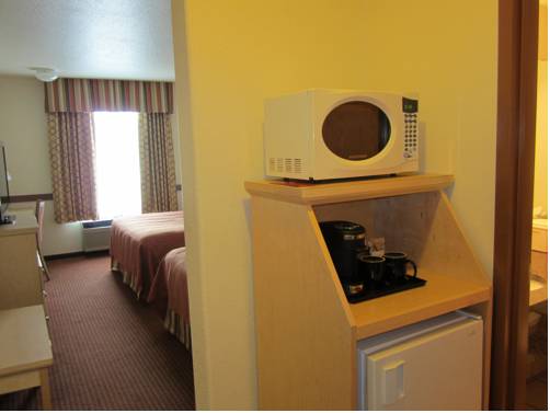 Imagen de la habitación del Hotel Super 8 By Wyndham Dawson Creek. Foto 8
