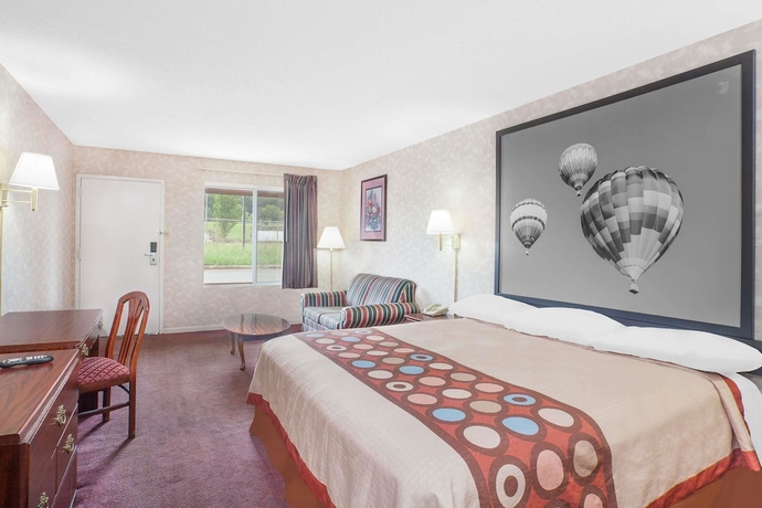 Imagen de la habitación del Hotel Super 8 By Wyndham Decatur Priceville. Foto 4