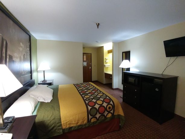 Imagen de la habitación del Hotel Super 8 By Wyndham Dekalb Il. Foto 11