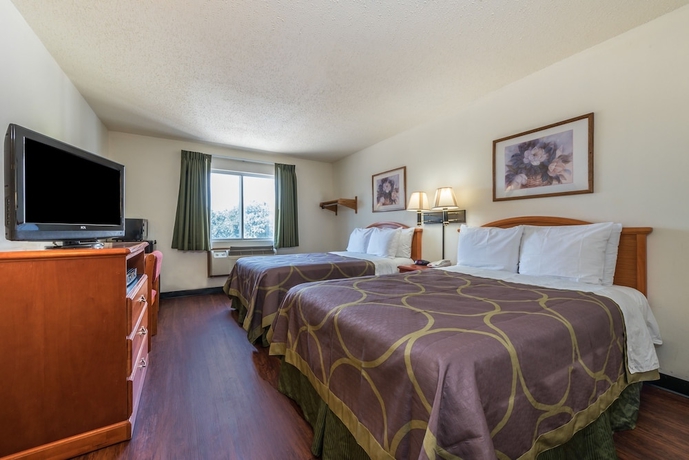 Imagen de la habitación del Hotel Super 8 By Wyndham Denton. Foto 7