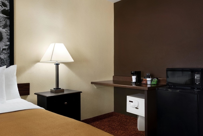 Imagen de la habitación del Hotel Super 8 By Wyndham Des Moines. Foto 5