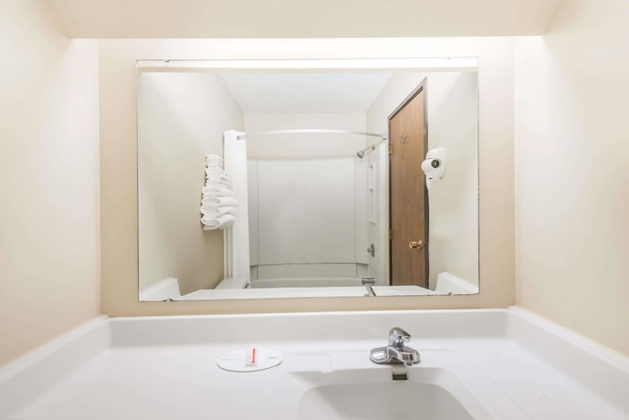 Imagen de la habitación del Hotel Super 8 By Wyndham Dodge City. Foto 9