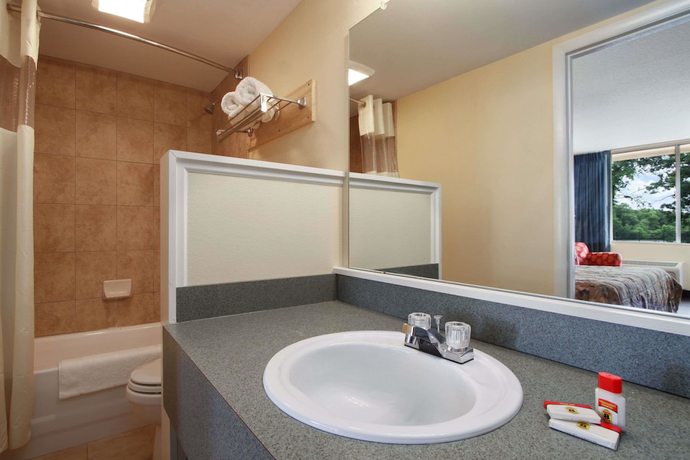 Imagen de la habitación del Hotel Super 8 By Wyndham Dover. Foto 4