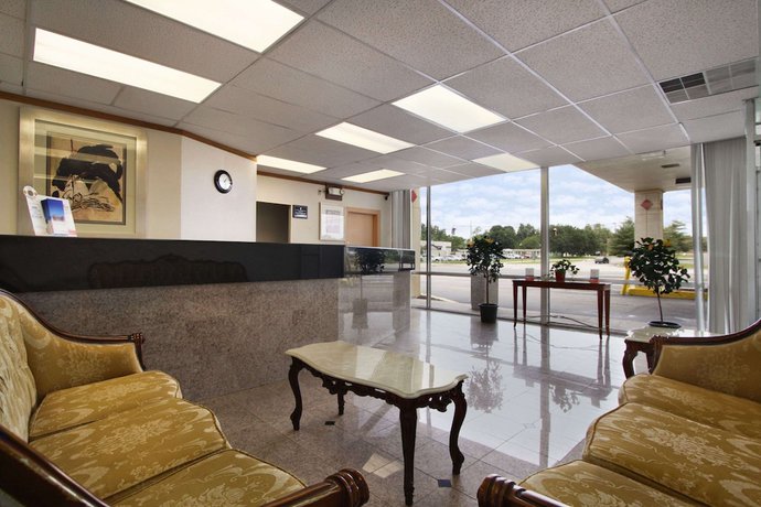 Imagen de los interiores del Hotel Super 8 By Wyndham Dover. Foto 9