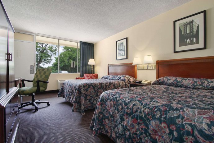 Imagen de la habitación del Hotel Super 8 By Wyndham Dover. Foto 6
