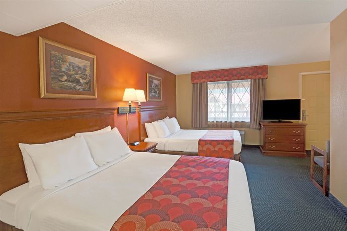 Imagen de la habitación del Hotel Super 8 By Wyndham Downtown Gatlinburg At Convention Center. Foto 12