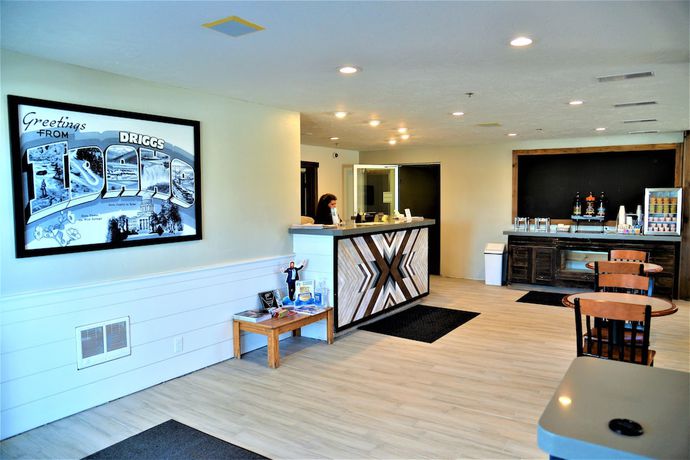 Imagen de los interiores del Hotel Super 8 By Wyndham Driggs. Foto 19