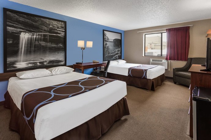 Imagen de la habitación del Hotel Super 8 By Wyndham Dubuque. Foto 7