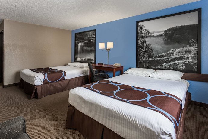 Imagen de la habitación del Hotel Super 8 By Wyndham Dubuque. Foto 10