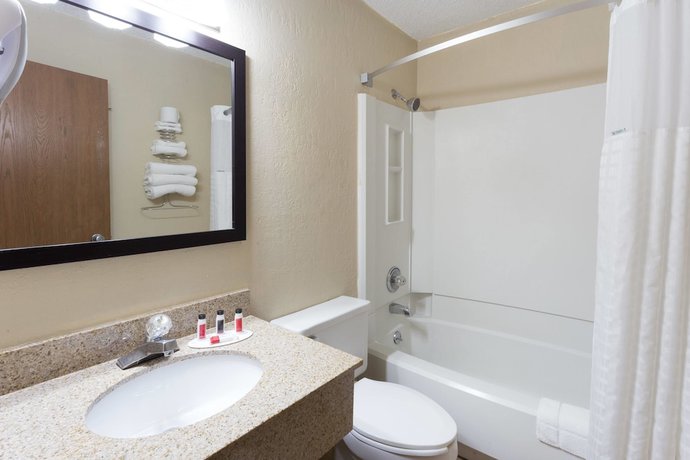 Imagen de la habitación del Hotel Super 8 By Wyndham Dubuque. Foto 12