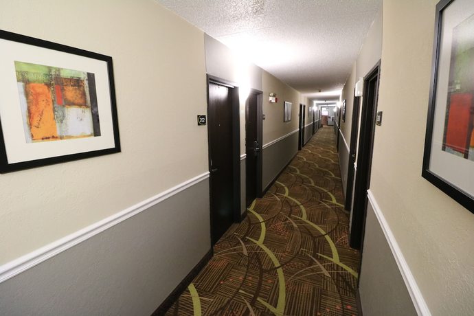 Imagen de los interiores del Hotel Super 8 By Wyndham Dubuque. Foto 16
