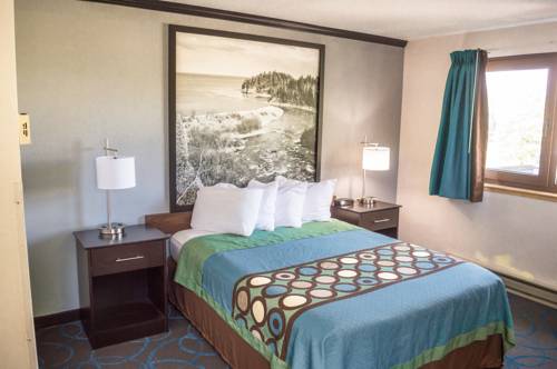 Imagen de la habitación del Hotel Super 8 By Wyndham Duluth. Foto 5
