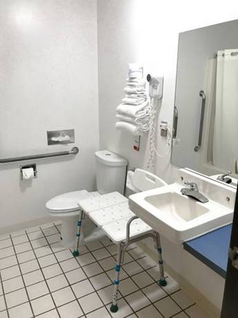 Imagen de la habitación del Hotel Super 8 By Wyndham Duluth. Foto 7