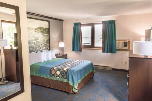 Imagen de la habitación del Hotel Super 8 By Wyndham Duluth. Foto 10