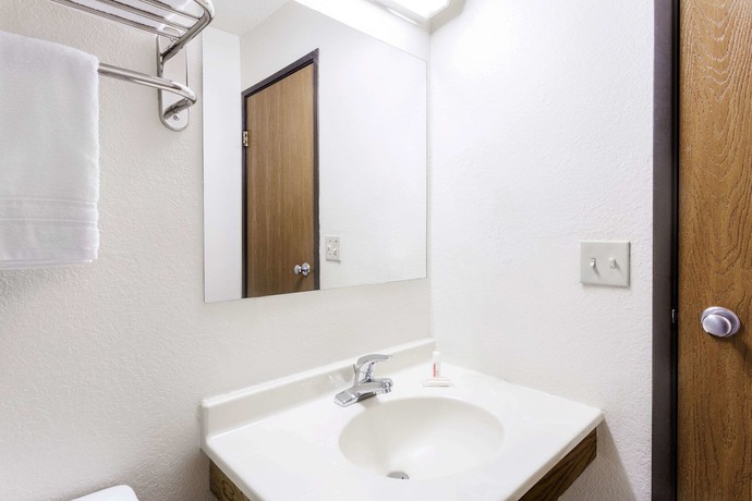 Imagen de la habitación del Hotel Super 8 By Wyndham Dumfries/quantico. Foto 7