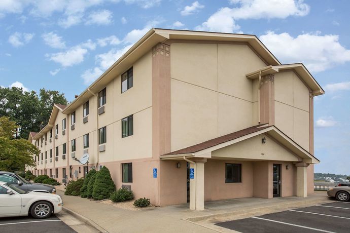 Imagen general del Hotel Super 8 By Wyndham Dumfries/quantico. Foto 1