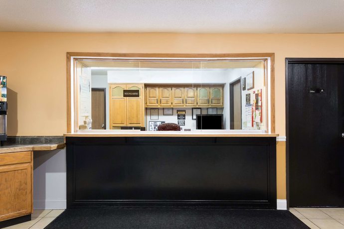 Imagen de los interiores del Hotel Super 8 By Wyndham Dumfries/quantico. Foto 13