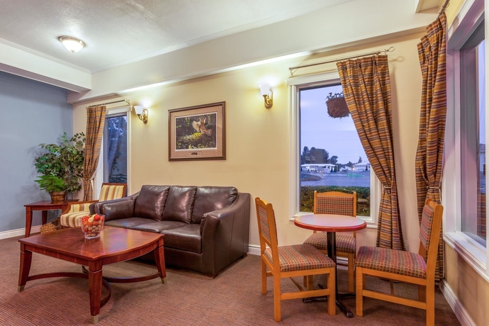 Imagen de los interiores del Hotel Super 8 By Wyndham Duncan, Duncan. Foto 13