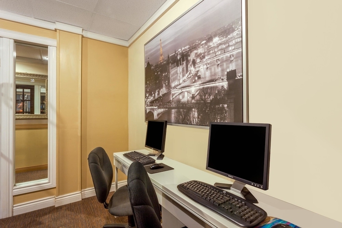 Imagen de los interiores del Hotel Super 8 By Wyndham Duncan, Duncan. Foto 15