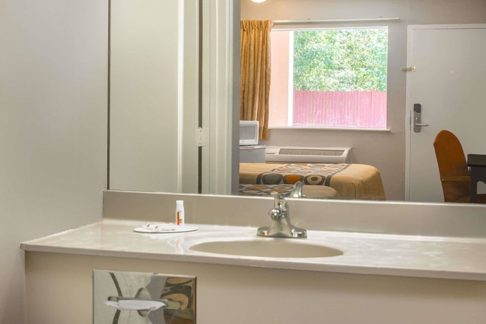 Imagen de la habitación del Hotel Super 8 By Wyndham Durham/university Area Nc. Foto 7