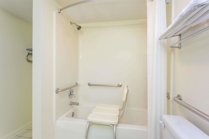 Imagen de la habitación del Hotel Super 8 By Wyndham Durham/university Area Nc. Foto 13
