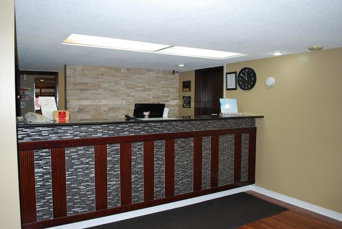 Imagen de los interiores del Hotel Super 8 By Wyndham Eau Claire Wi. Foto 17