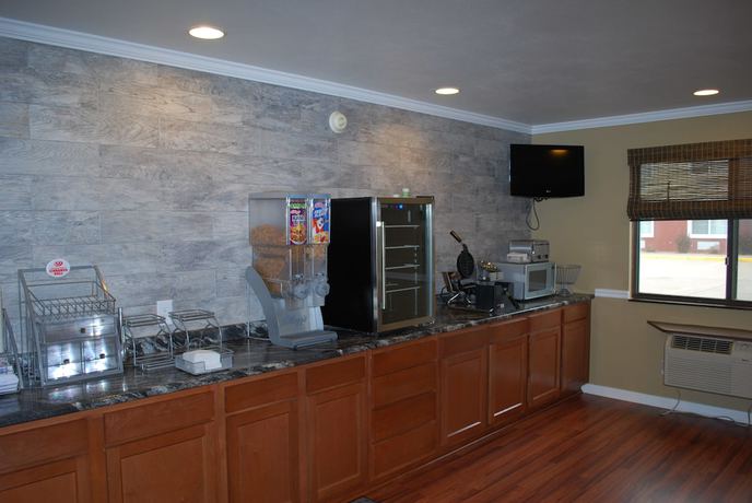 Imagen del bar/restaurante del Hotel Super 8 By Wyndham Eau Claire Wi. Foto 3