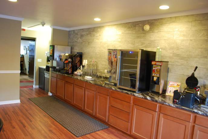 Imagen del bar/restaurante del Hotel Super 8 By Wyndham Eau Claire Wi. Foto 4