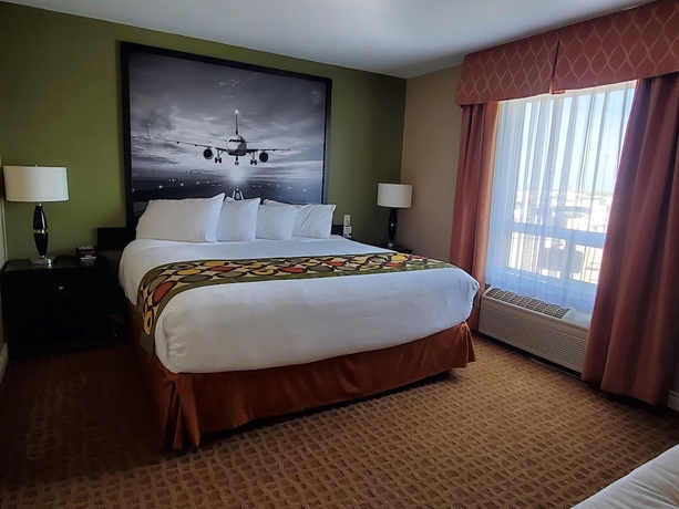 Imagen de la habitación del Hotel Super 8 By Wyndham Edmonton International Airport. Foto 2