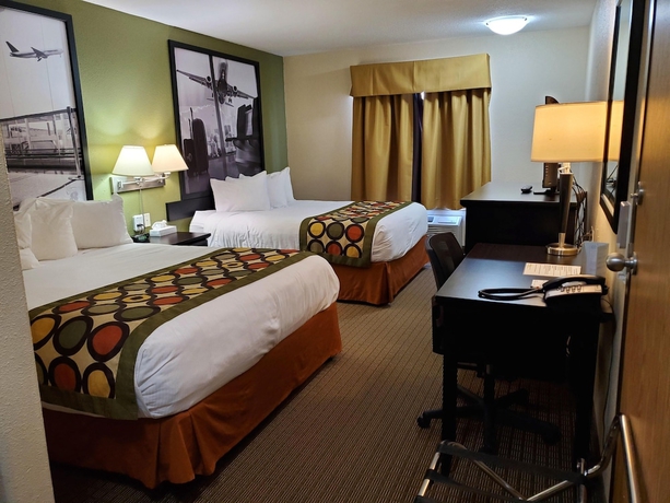 Imagen de la habitación del Hotel Super 8 By Wyndham Edmonton International Airport. Foto 4