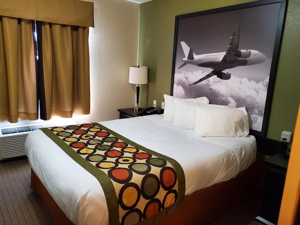 Imagen de la habitación del Hotel Super 8 By Wyndham Edmonton International Airport. Foto 6