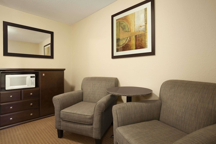 Imagen de la habitación del Hotel Super 8 By Wyndham Edmonton International Airport. Foto 7