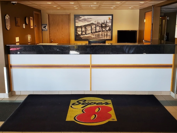 Imagen de los interiores del Hotel Super 8 By Wyndham Edmonton International Airport. Foto 19