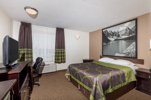 Imagen de la habitación del Hotel Super 8 By Wyndham Edson. Foto 8
