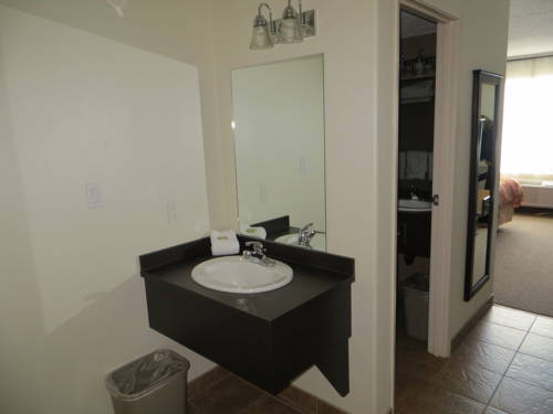 Imagen de la habitación del Hotel Super 8 By Wyndham Edson. Foto 16