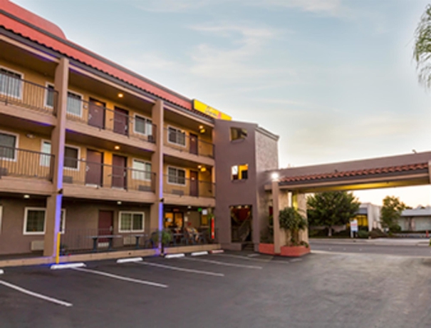 Imagen general del Hotel Super 8 By Wyndham El Cajon/san Diego. Foto 2