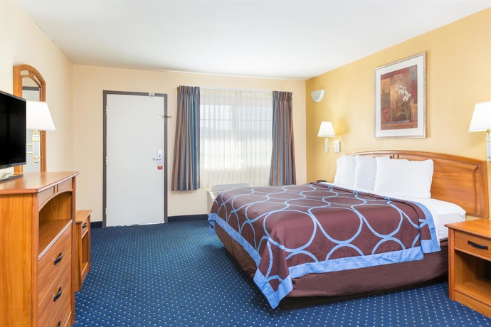 Imagen de la habitación del Hotel Super 8 By Wyndham El Cajon/san Diego. Foto 9