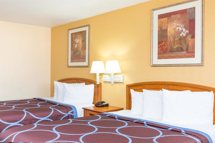 Imagen de la habitación del Hotel Super 8 By Wyndham El Cajon/san Diego. Foto 12