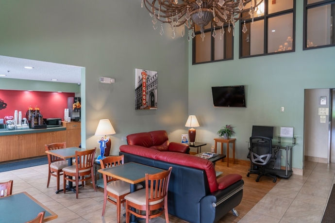 Imagen de los interiores del Hotel Super 8 By Wyndham Elgin. Foto 16