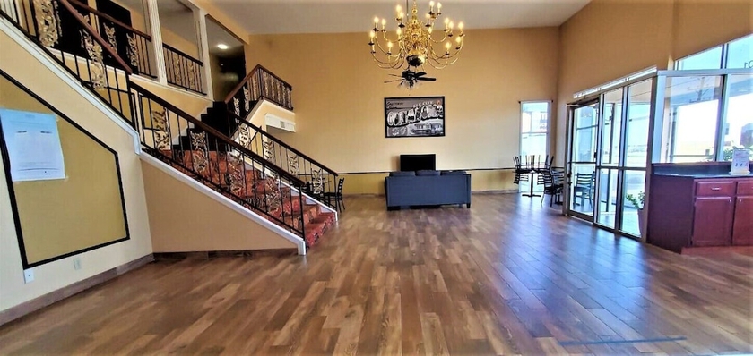 Imagen de los interiores del Hotel Super 8 By Wyndham Elk City. Foto 18