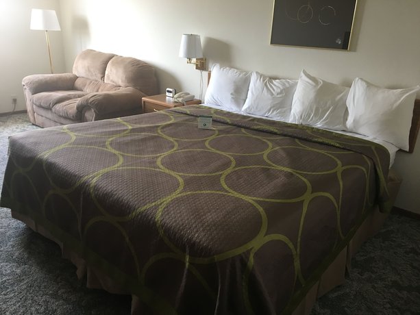 Imagen de la habitación del Hotel Super 8 By Wyndham Escanaba. Foto 11