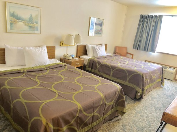 Imagen de la habitación del Hotel Super 8 By Wyndham Escanaba. Foto 17