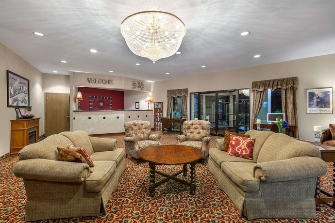 Imagen de los interiores del Hotel Super 8 By Wyndham Eureka Springs. Foto 18